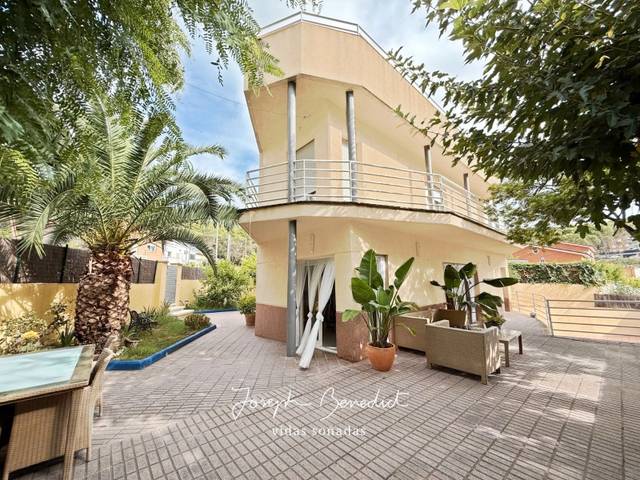 Casa-chalet en Venta en Can Roca