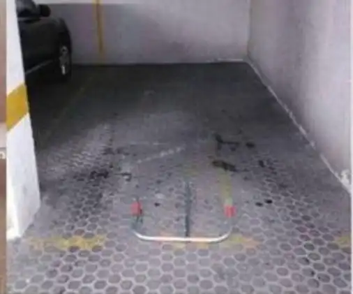 Aparcament amb ascensor en venda a Placeta de Tovar 4, imagen 3