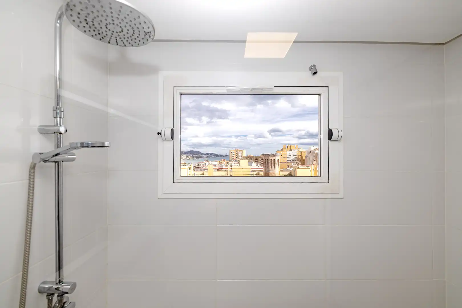 Baño de Piso en venta en Málaga con Aire acondicionado, Calefacción y Terraza