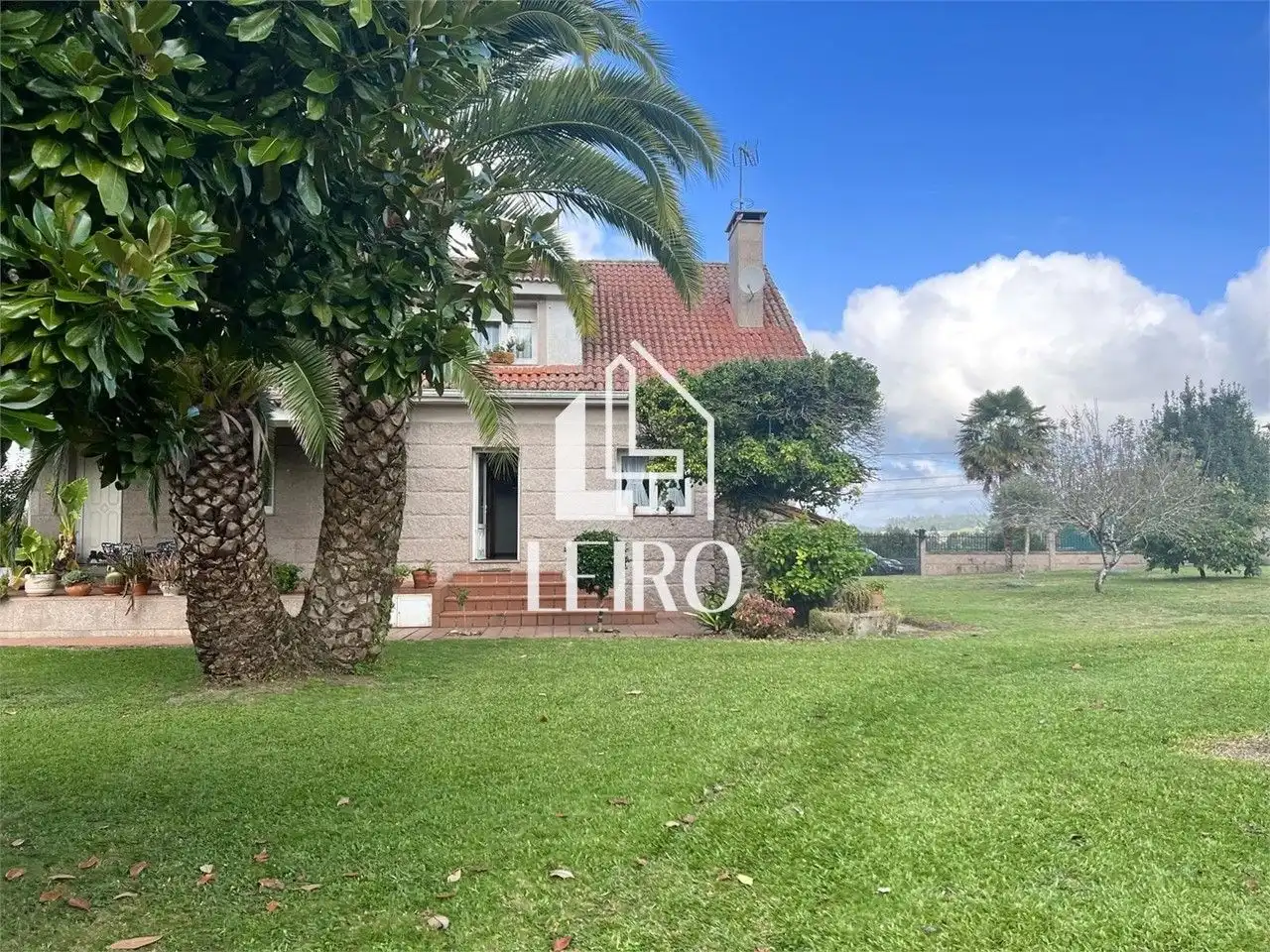 Vista exterior de Casa o chalet en venta en Santiago de Compostela  con Jardín privado