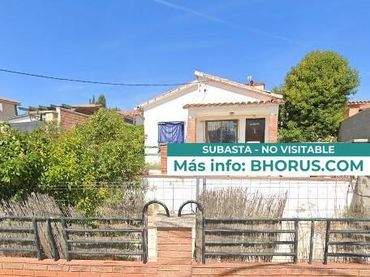 Casa amb jardí en venda a CARDÚS 10