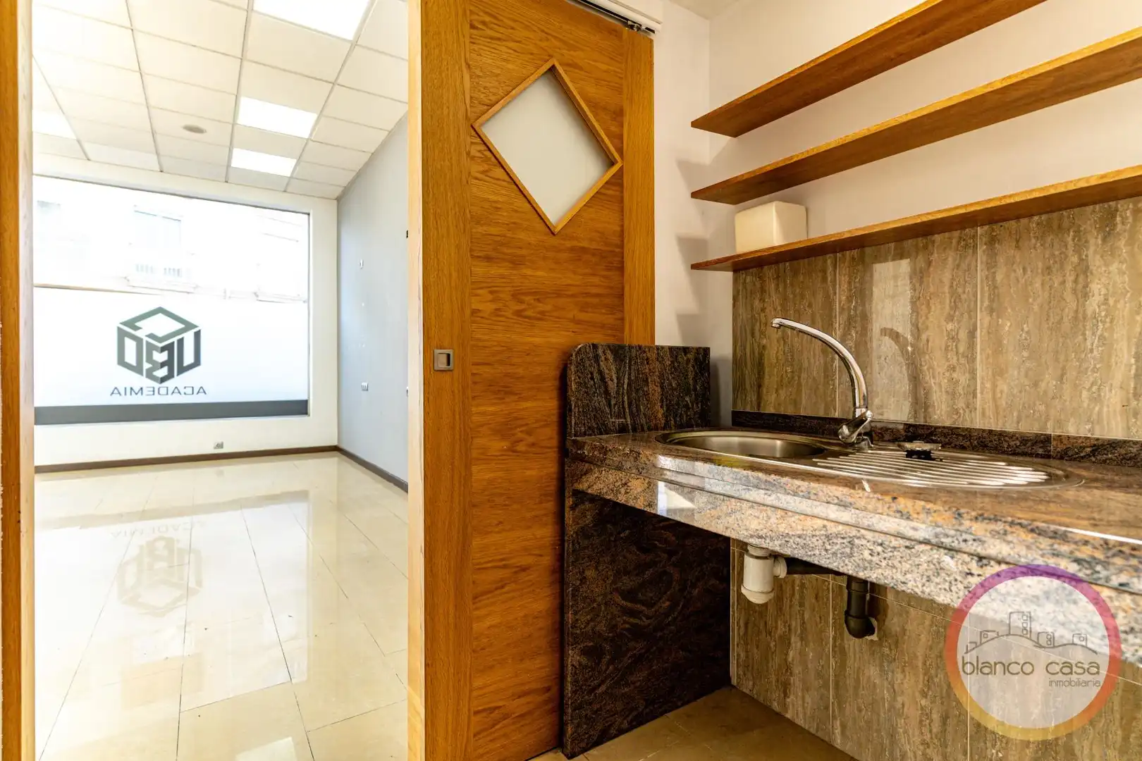 Local comercial en venda a Carballo, imagen 16