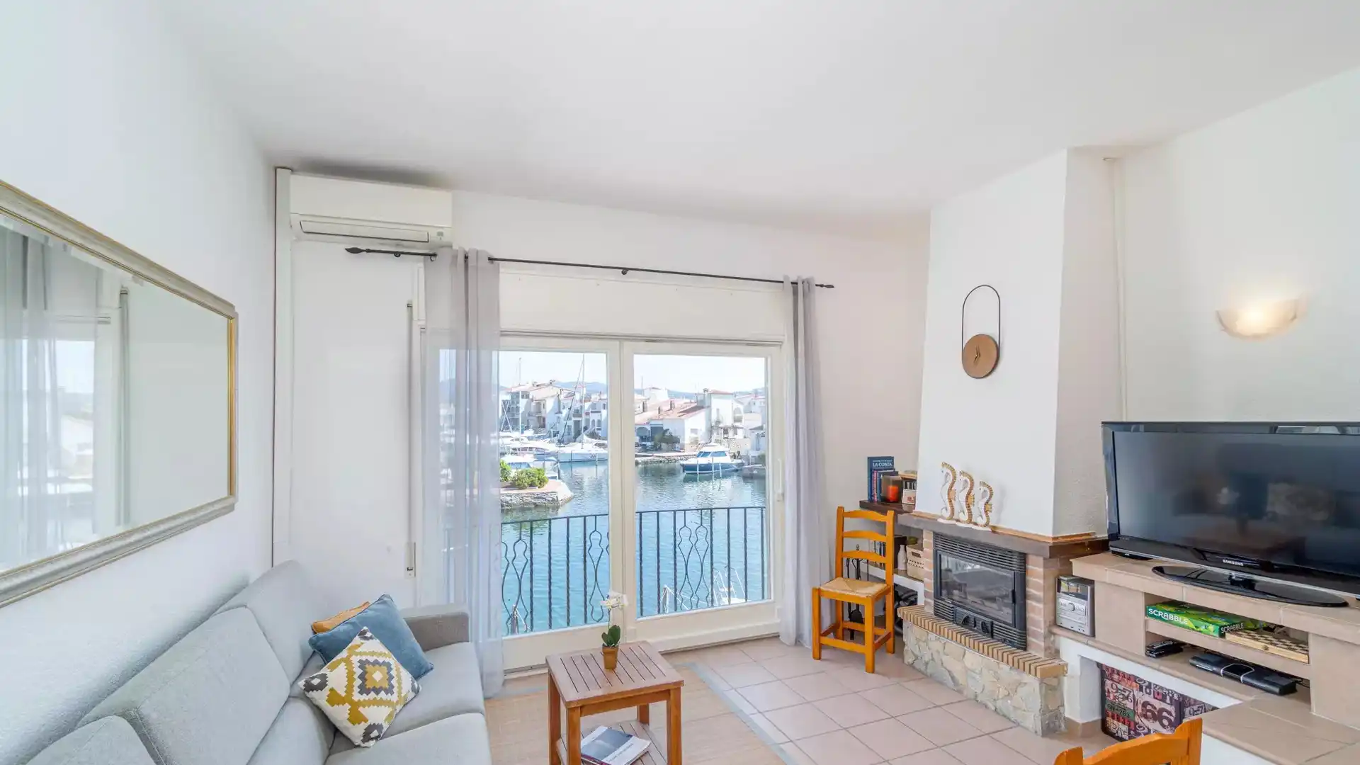 Sala de estar de Casa o chalet en venta en Empuriabrava con Aire acondicionado, Terraza y Amueblado