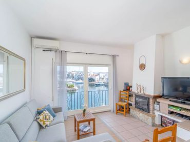 Casa amb balcó en venda a Carrer Cavall de Mar
