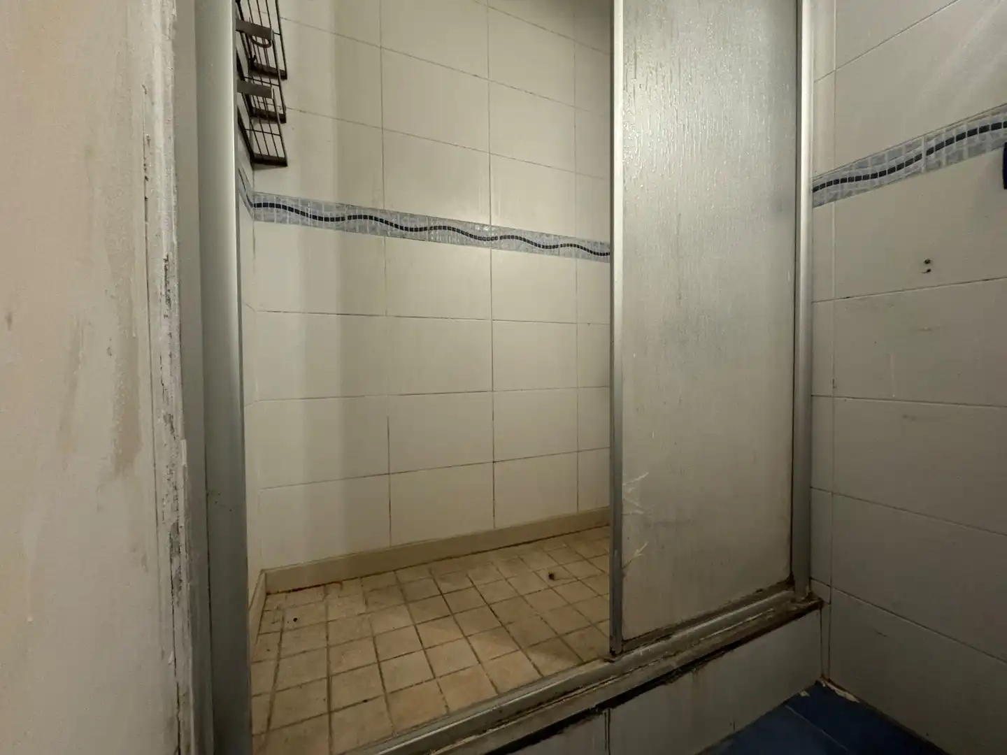 Bathroom of Flat for sale in Salt