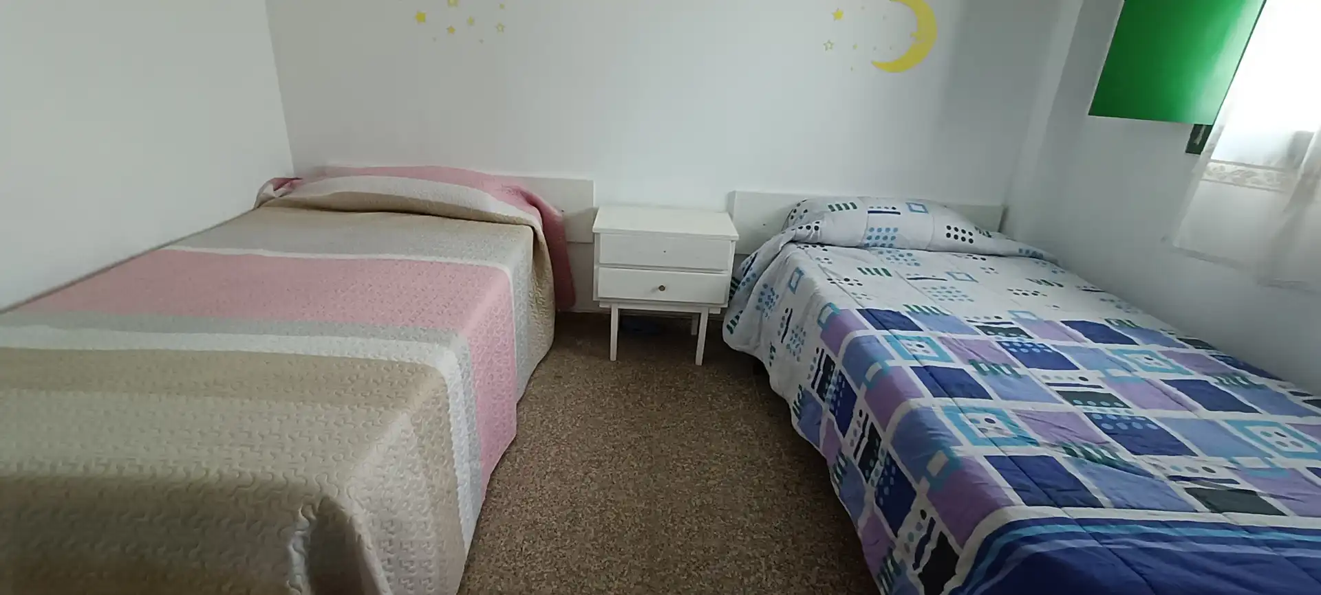Dormitori de Casa o xalet en venda en Almansa amb Jardí privat
