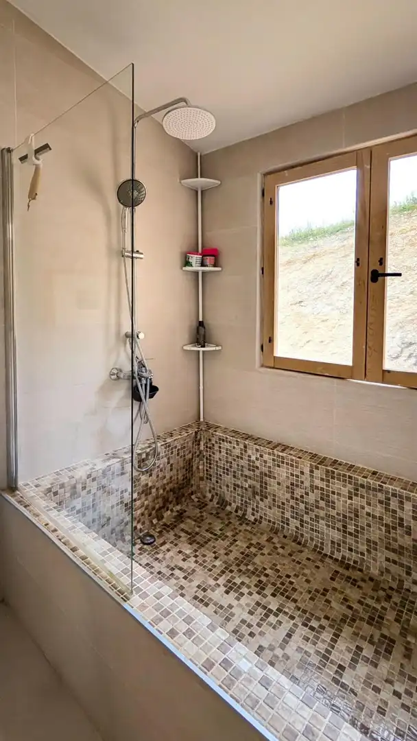 Bany de Finca rústica en venda en Torrelavega  amb Jardí privat