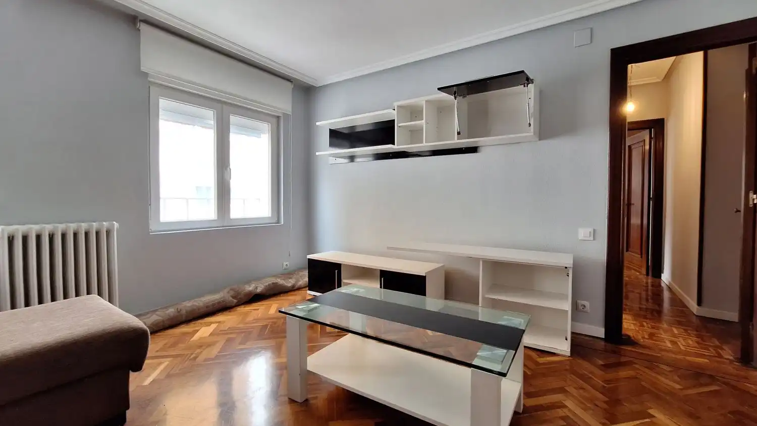 Sala d'estar de Pis en venda en Oviedo  amb Calefacció