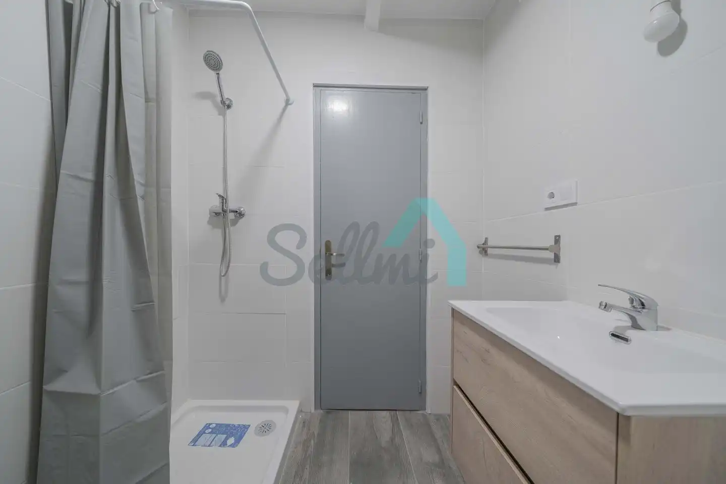 Badezimmer von Wohnung zum Verkauf in Aller mit Terrasse