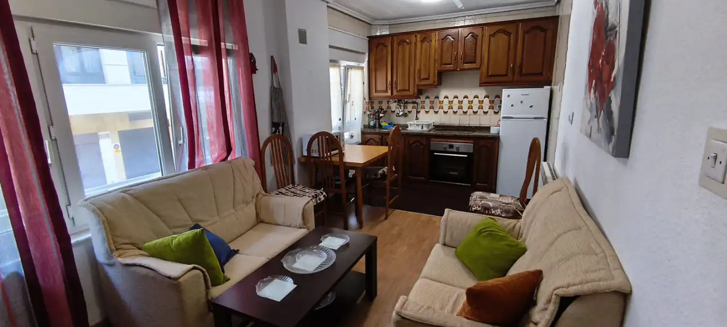 Cocina de Piso en venta en Oviedo  con Calefacción, Trastero y Amueblado