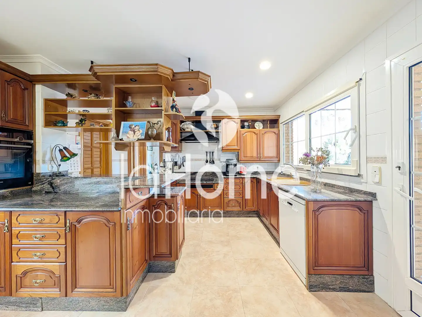 Cocina de Casa o chalet en venta en L'Eliana con Aire acondicionado, Calefacción y Jardín privado