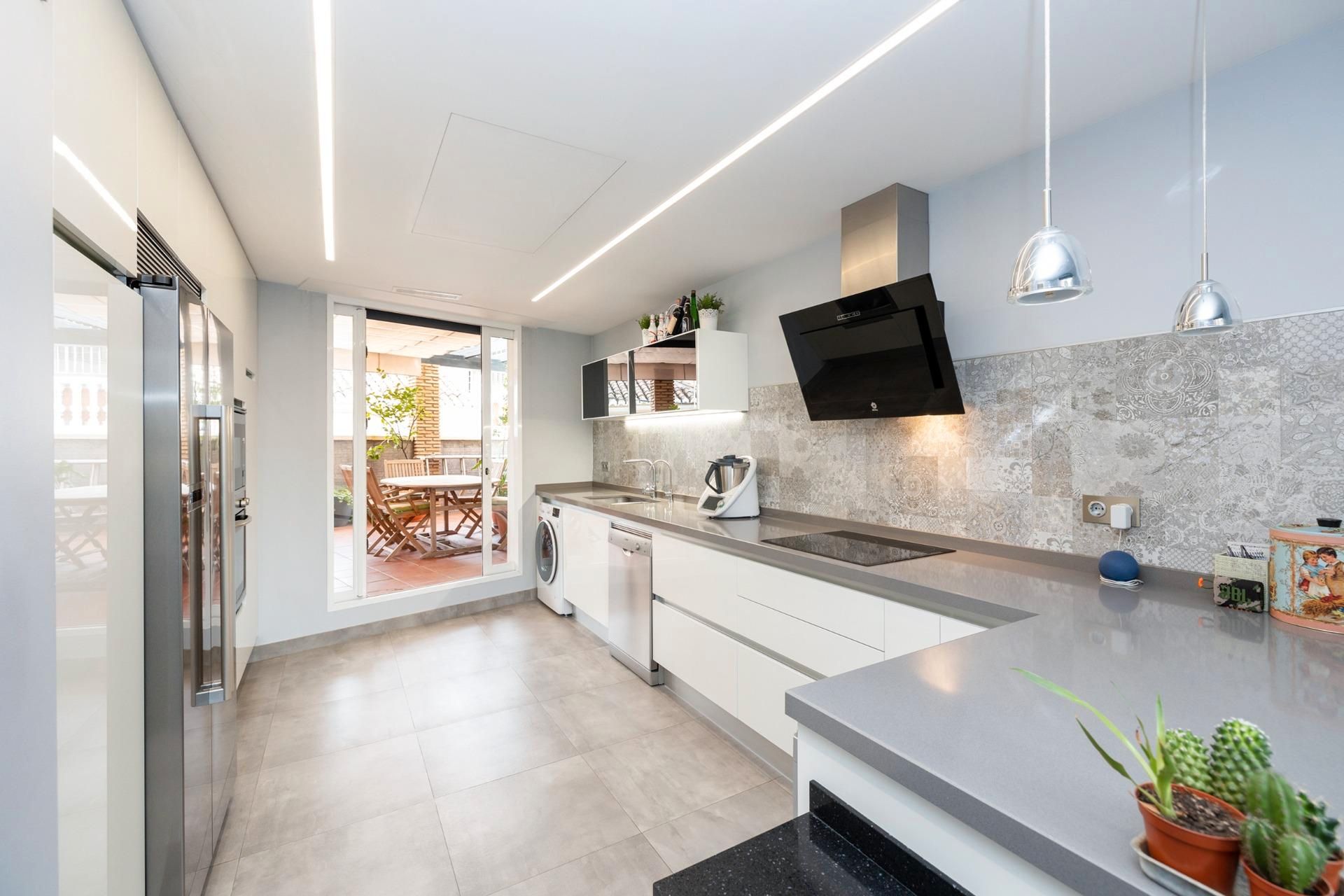 Kitchen of House or chalet for sale in  Granada Capital  with Air Conditioner, Heating and Terrace