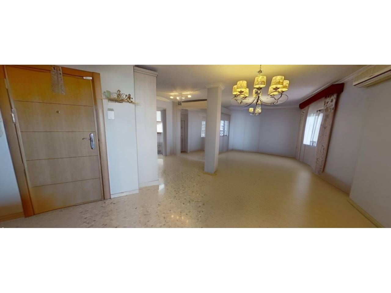 Habitación de Piso en venta en Vélez-Málaga con Aire acondicionado, Terraza y Balcón