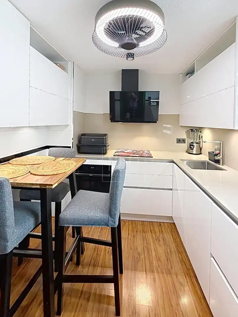 Kitchen of Flat for sale in Pinto  with Air Conditioner, Heating and Terrace