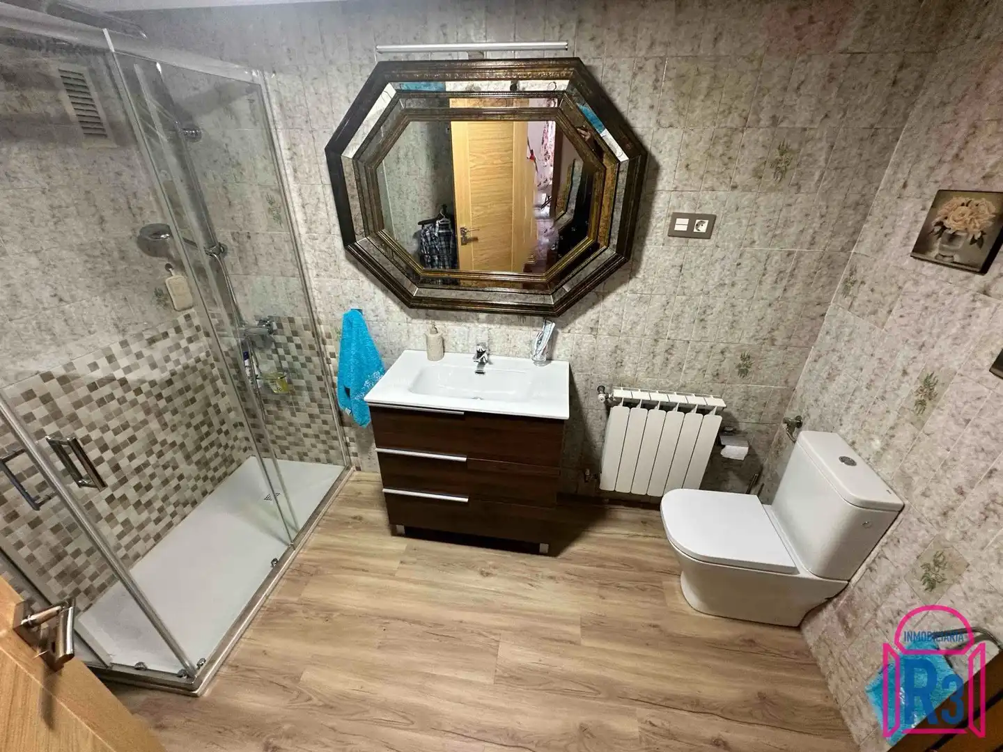 Baño de Piso en venta en León Capital  con Calefacción y Terraza