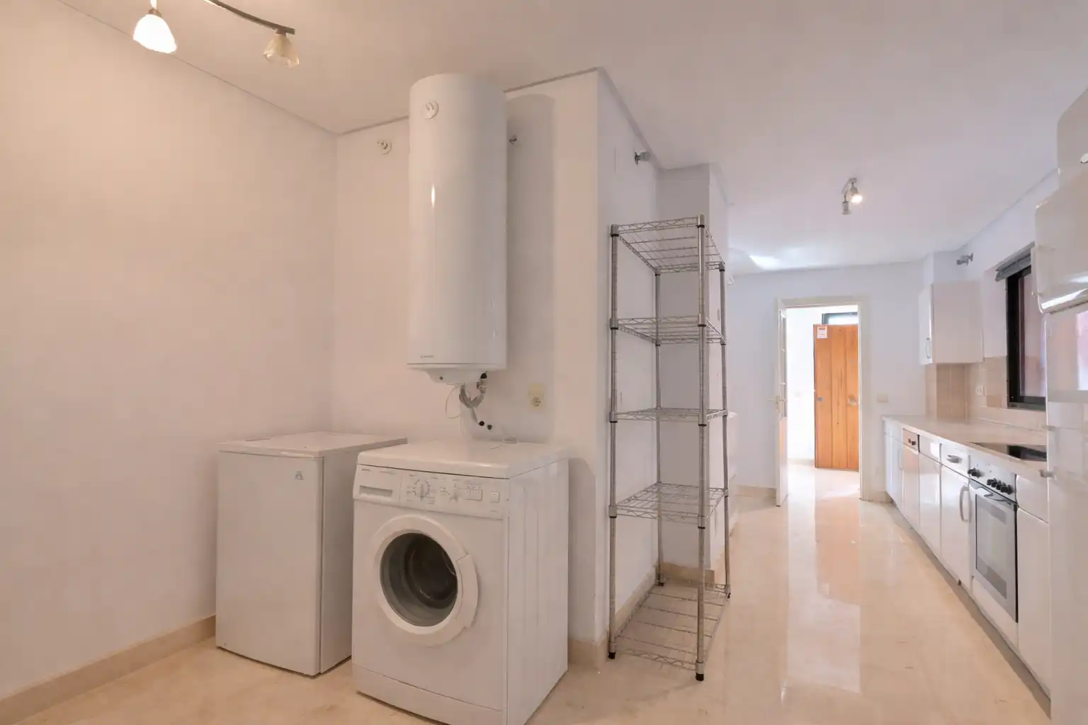 Apartment with pool for sale in Calahonda, imagen 4