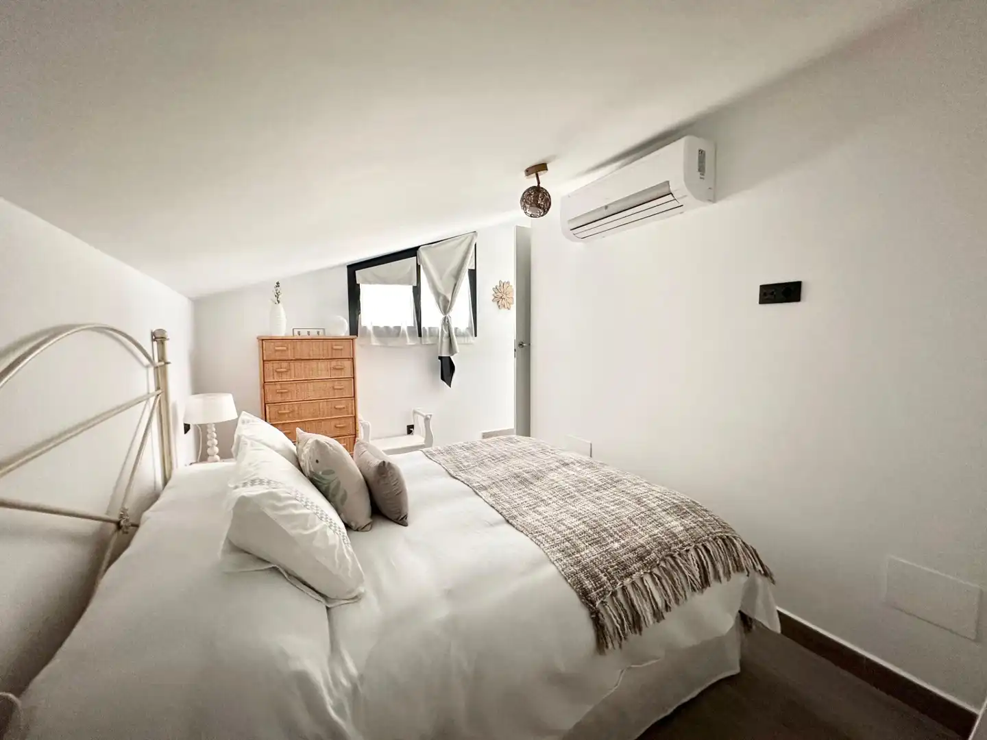 Dormitori de Àtic en venda en Málaga amb Aire condicionat, Terrassa i Alarma