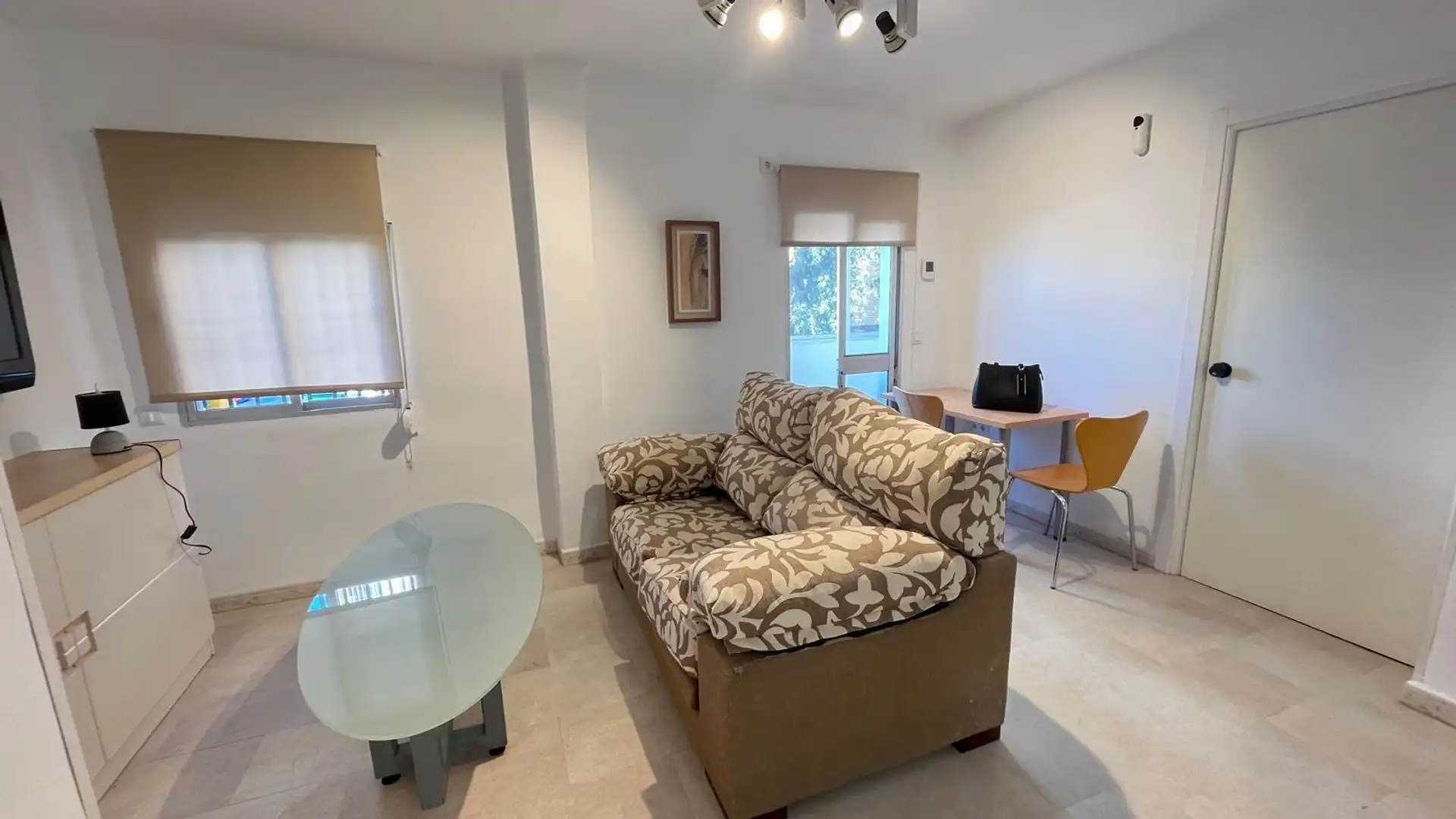 Sala de estar de Piso de alquiler en Dos Hermanas con Aire acondicionado, Amueblado y Balcón