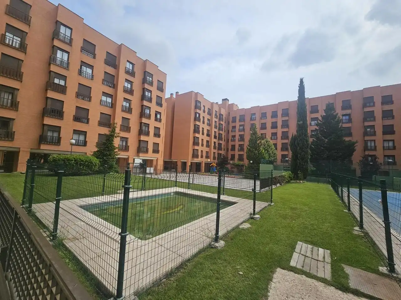 Vista exterior de Apartamento en venta en Madrid con Aire acondicionado, Calefacción y Amueblado