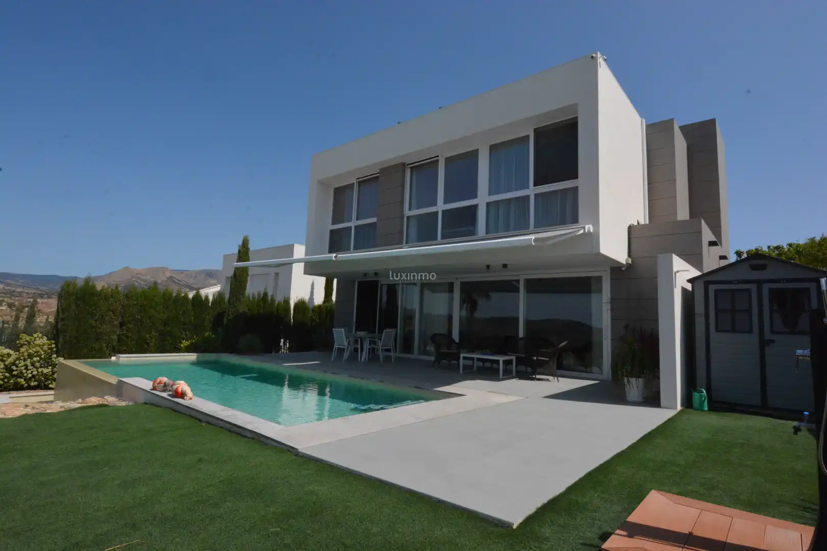 Chalet con terraza en venta en Golf Bahía