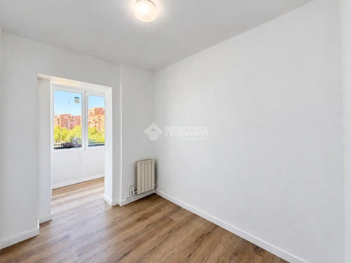 Bedroom of Flat for sale in Fuencarral - El Pardo