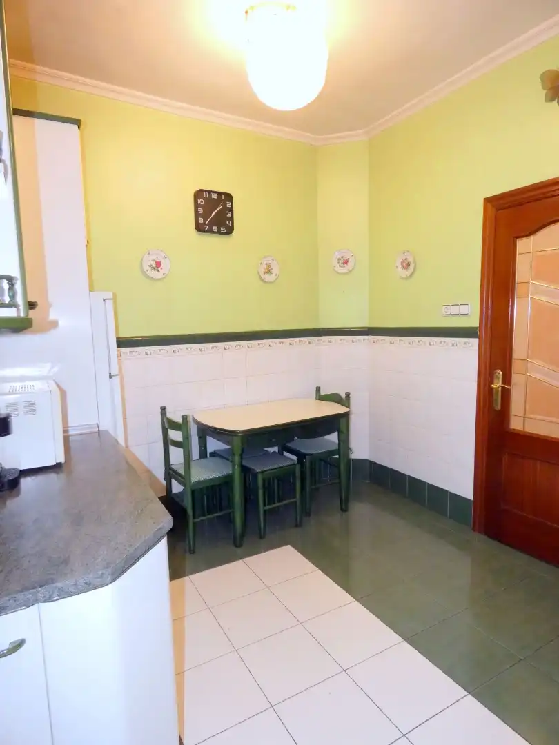 Piso con ascensor en venta en Eguiluz Antonio Médico Kalea, imagen 10