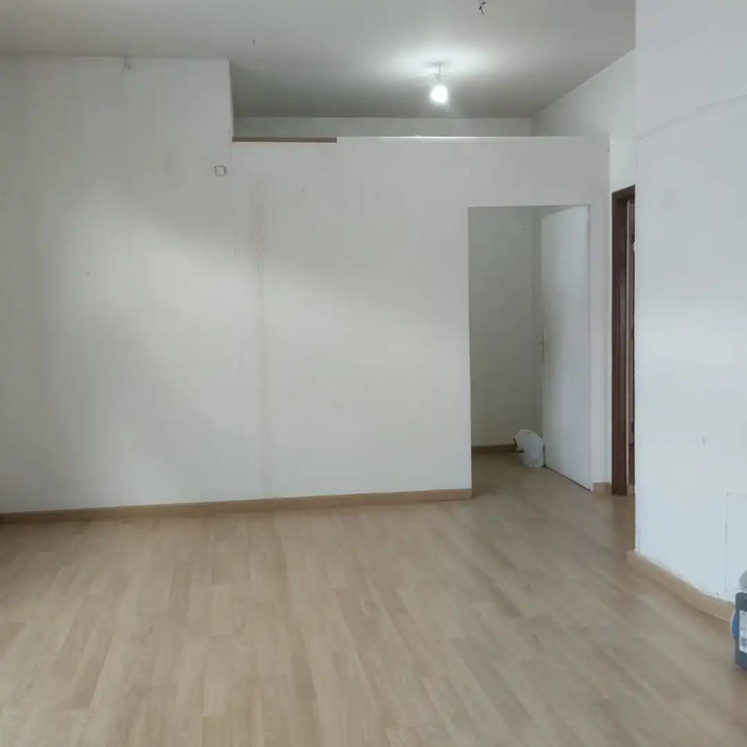 Local comercial de lloguer a Oeste