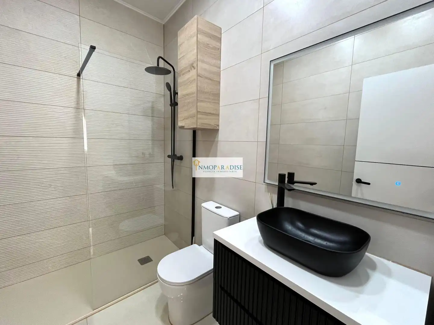 Badezimmer von Erdgeschoss zum Verkauf in Alicante / Alacant mit Klimaanlage, Heizung und Möbliert
