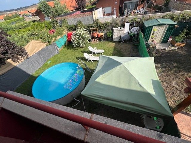 Terrassa de Casa adosada en venda en Renedo de Esgueva amb Calefacció, Jardí privat i Parquet