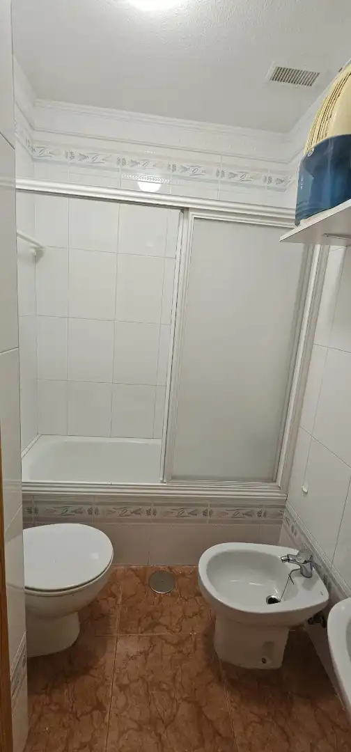 Baño de Casa adosada en venta en Pilar de la Horadada con Aire acondicionado, Calefacción y Jardín privado