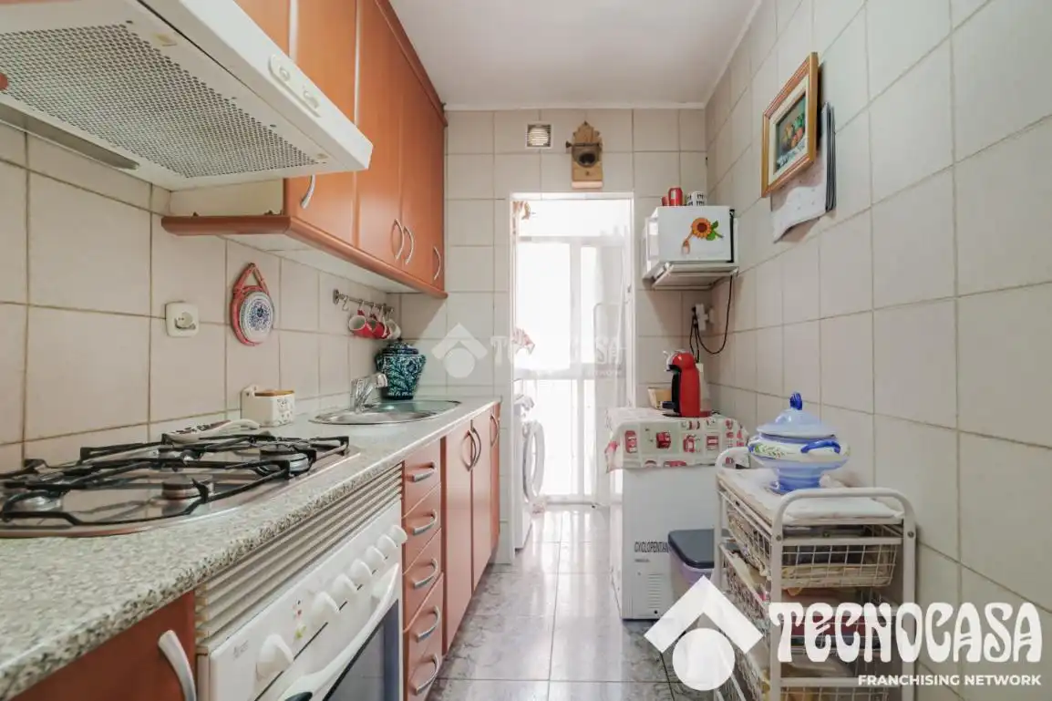 Kitchen of Flat for sale in Santa Coloma de Gramenet  with Air Conditioner and Furnished