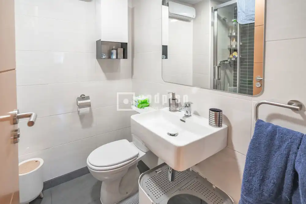 Bathroom of Flat for rent in Getafe  with Air Conditioner, Heating and Private garden