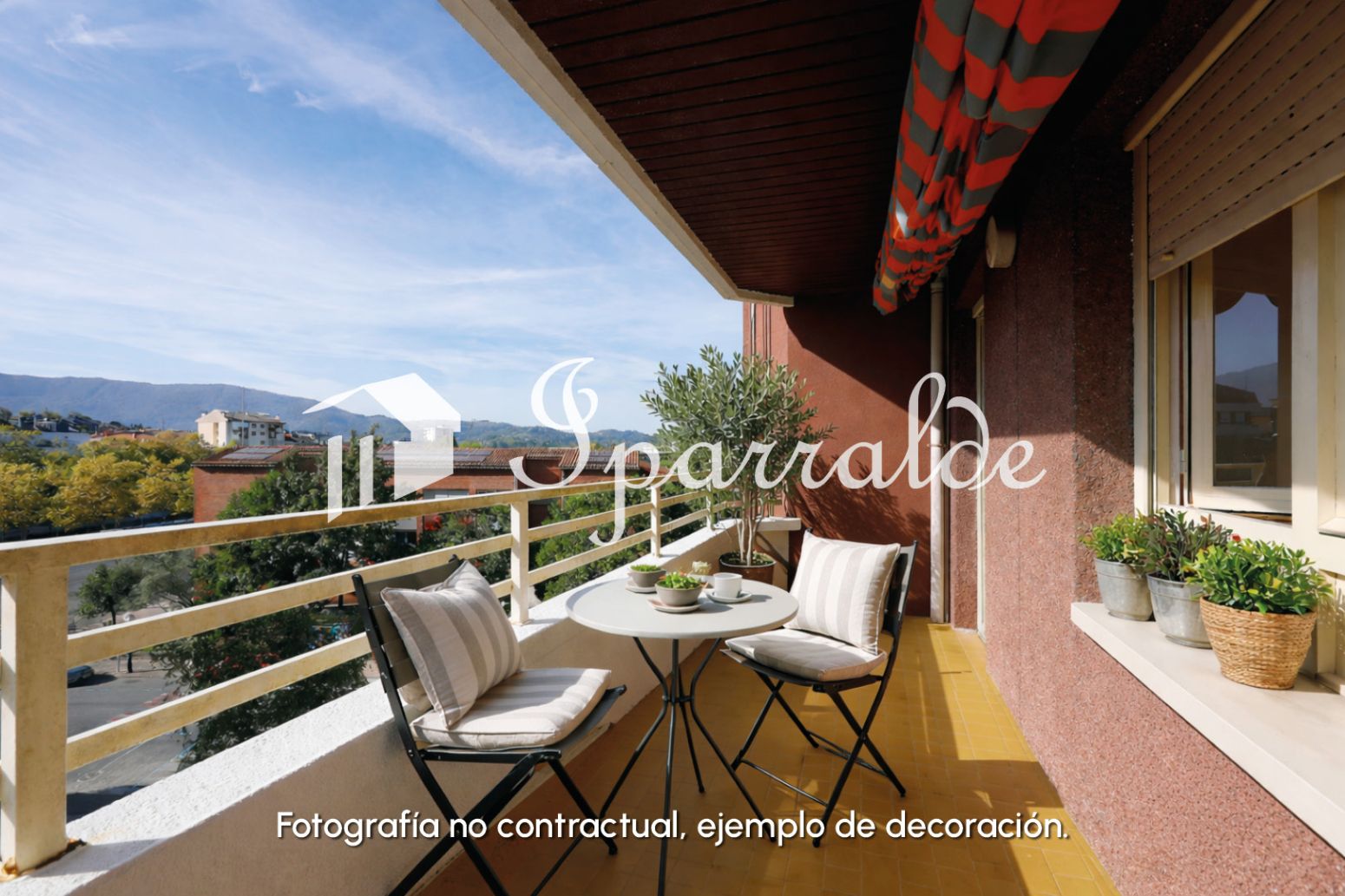 Terrassa de Pis en venda en Irun  amb Parquet, Traster i Balcó