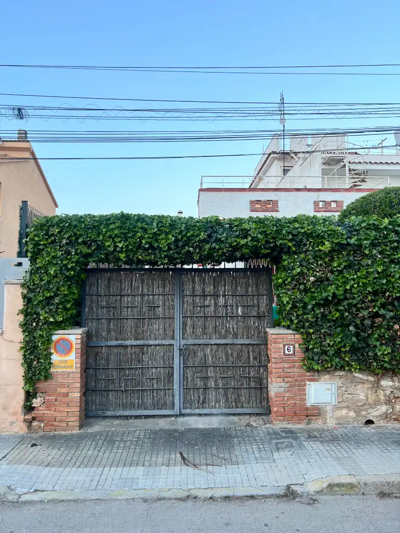 Vista exterior de Casa adosada en venda en Torredembarra amb Aire condicionat, Jardí privat i Terrassa