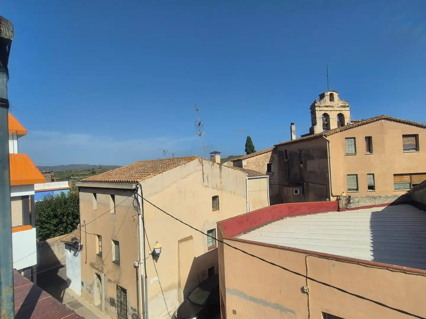 Vista exterior de Casa adosada en venta en Castellet i la Gornal con Calefacción