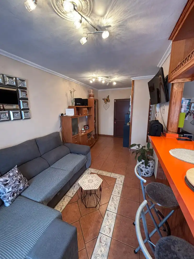 Wohnzimmer von Einfamilien-Reihenhaus zum Verkauf in Arico mit Terrasse, Abstellraum und Möbliert