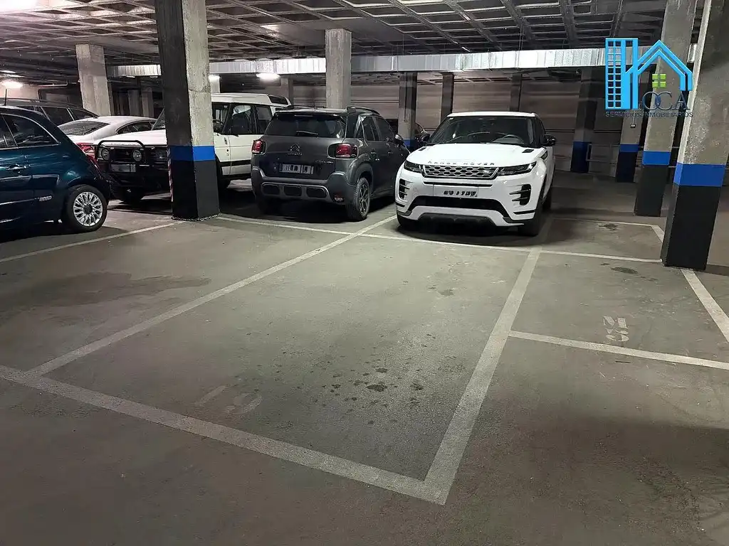 Parkplatz von Garage zum Verkauf in Carabanchel