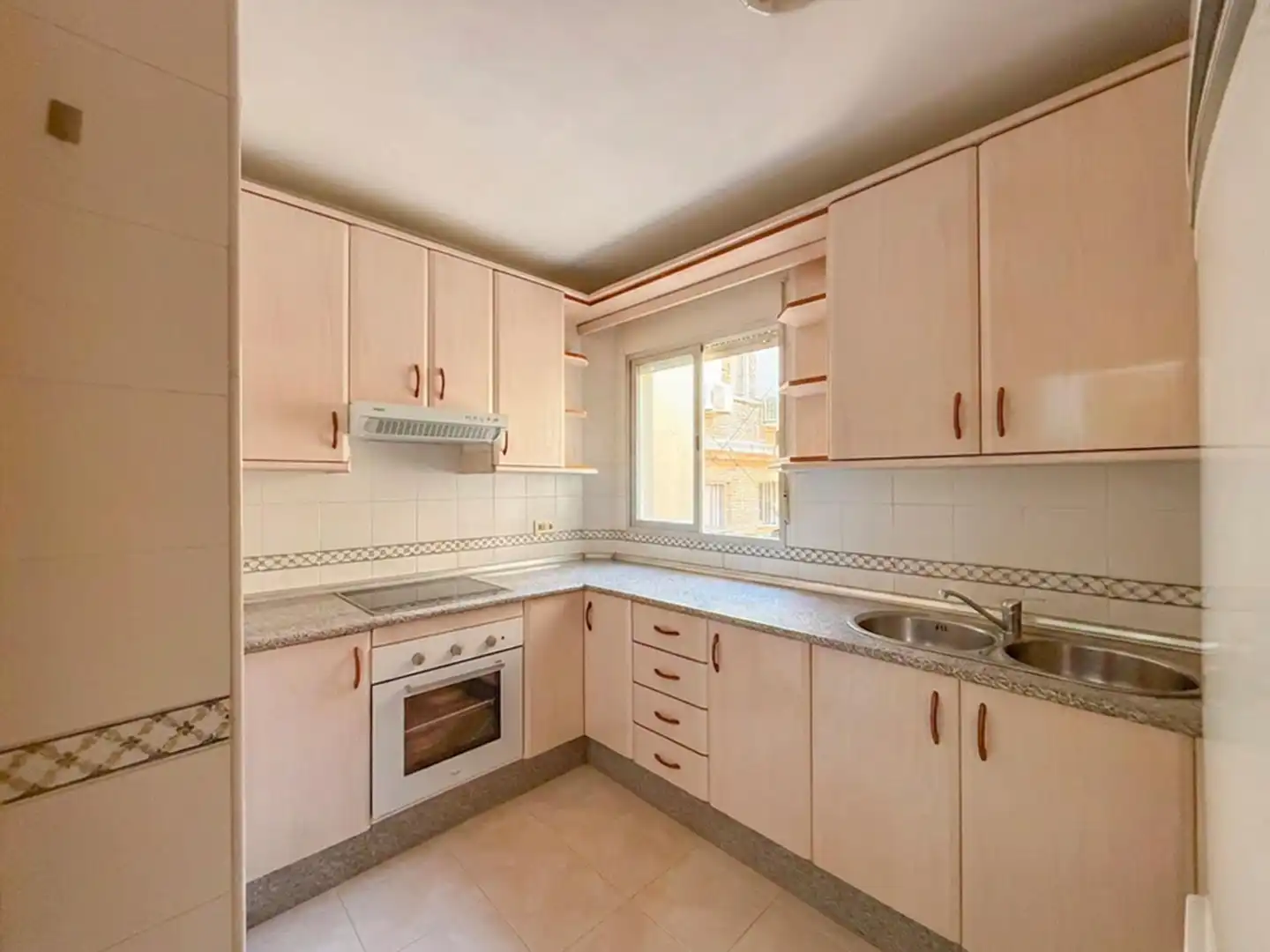 Cocina de Piso en venta en Estepona con Terraza y Balcón