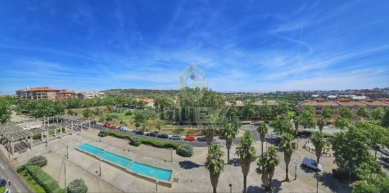 Vista exterior de Dúplex de alquiler en Cáceres con Aire acondicionado, Calefacción y Terraza