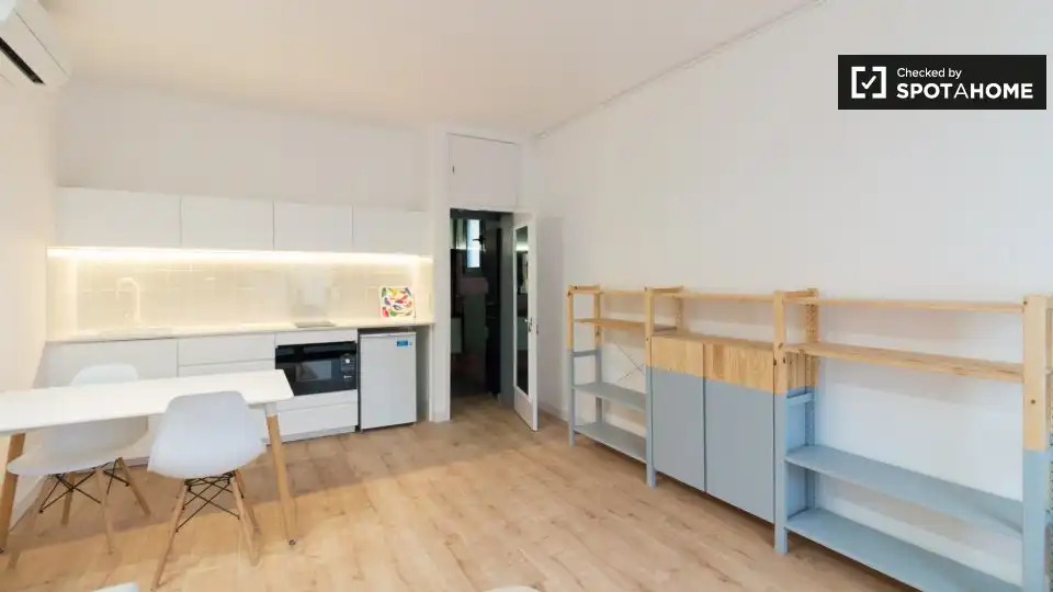 Cocina de Piso de alquiler en Barcelona con Aire acondicionado, Calefacción y Amueblado