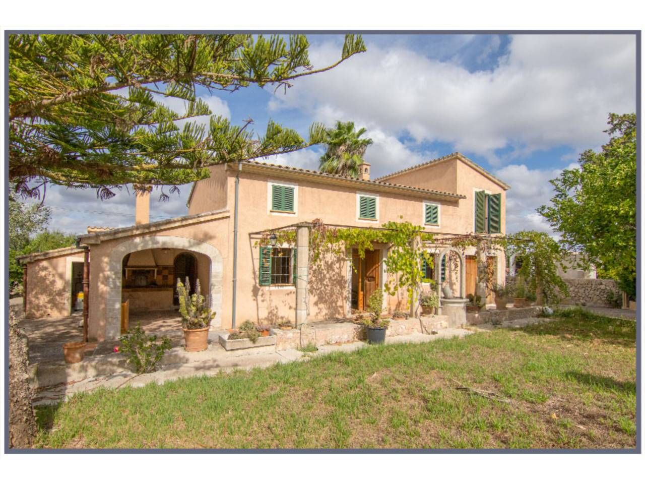 Exterior view of Country house for sale in Llubí  with Private garden and Terrace