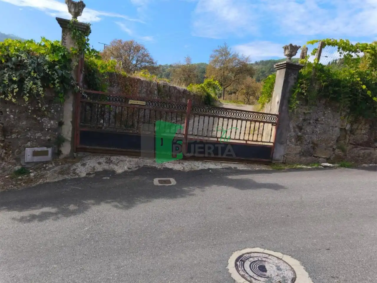 Vista exterior de Casa o xalet en venda en Ribadavia amb Calefacció, Jardí privat i Terrassa