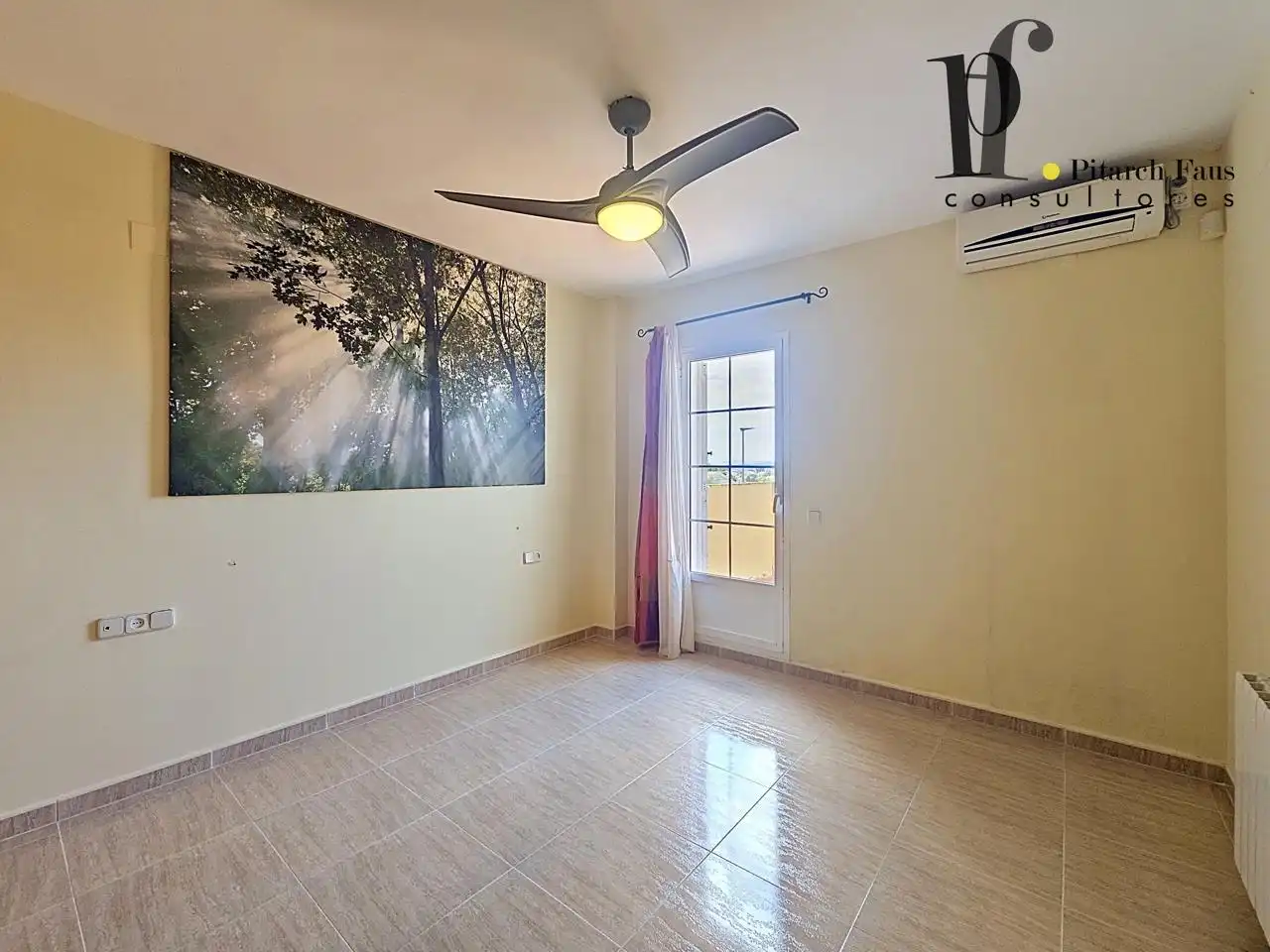 Habitación de Casa o chalet en venta en La Pobla de Vallbona con Aire acondicionado, Calefacción y Jardín privado