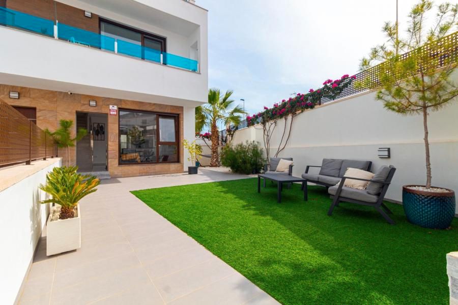 Terrassa de Casa adosada en venda en Torrevieja amb Aire condicionat, Jardí privat i Terrassa