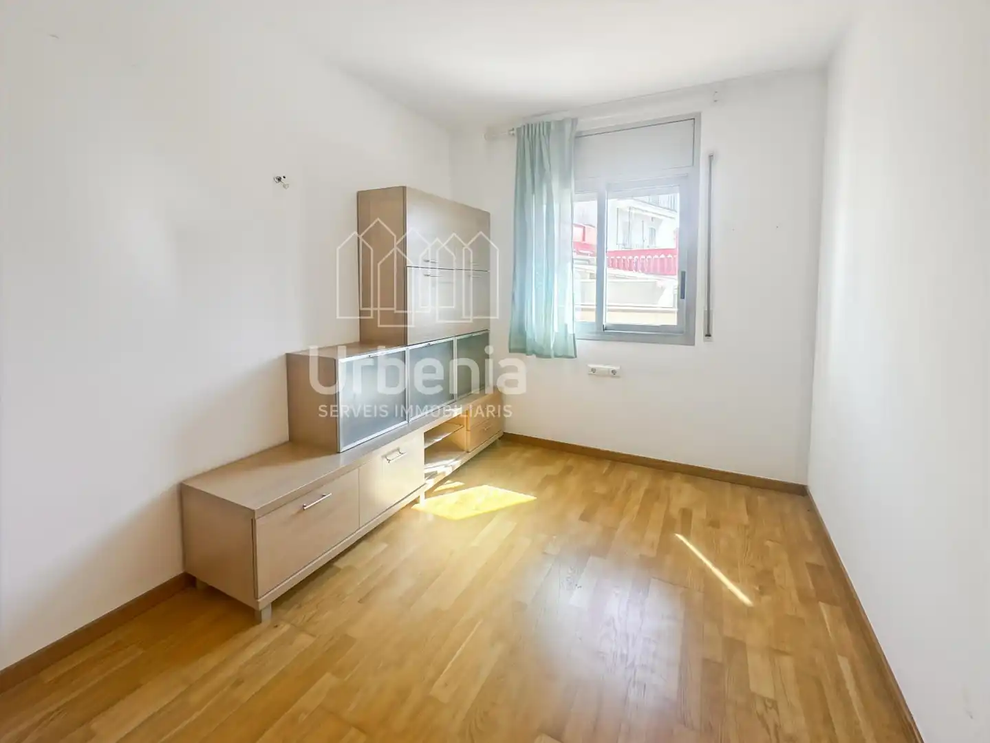 Habitación de Piso en venta en Mataró con Calefacción, Terraza y Trastero