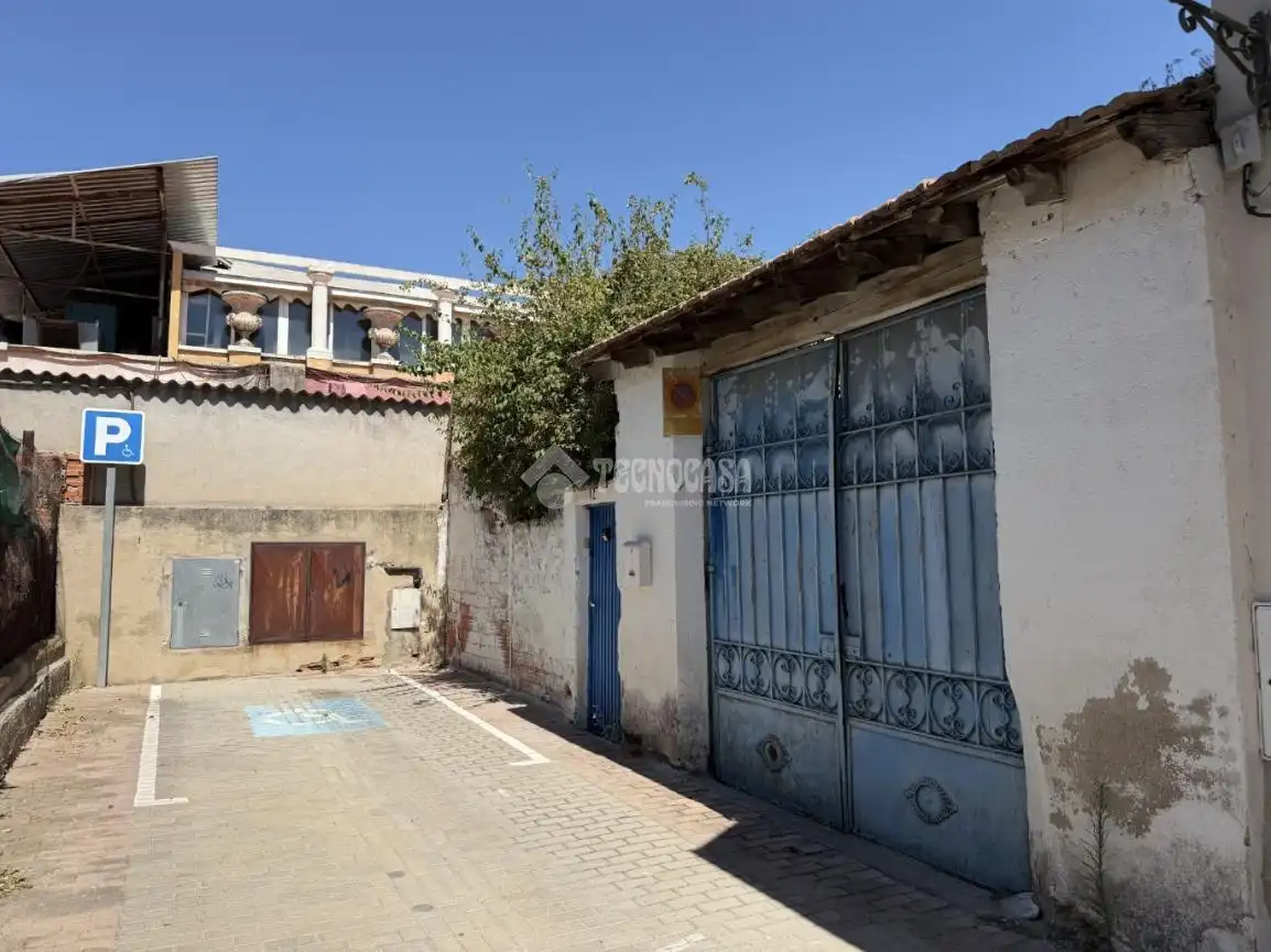 Vista exterior de Casa adosada en venta en Arganda del Rey con Calefacción, Jardín privado y Balcón