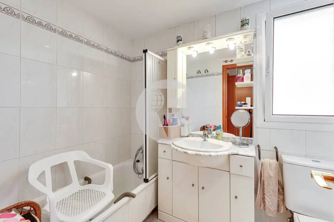 Baño de Ático en venta en Gavà con Aire acondicionado, Calefacción y Terraza