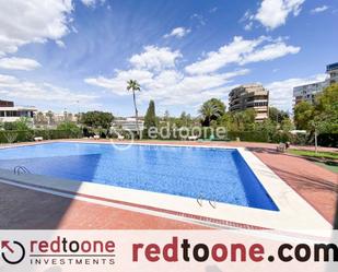 Vista exterior de Pis en venda en Alicante / Alacant amb Jardí privat, Terrassa i Piscina