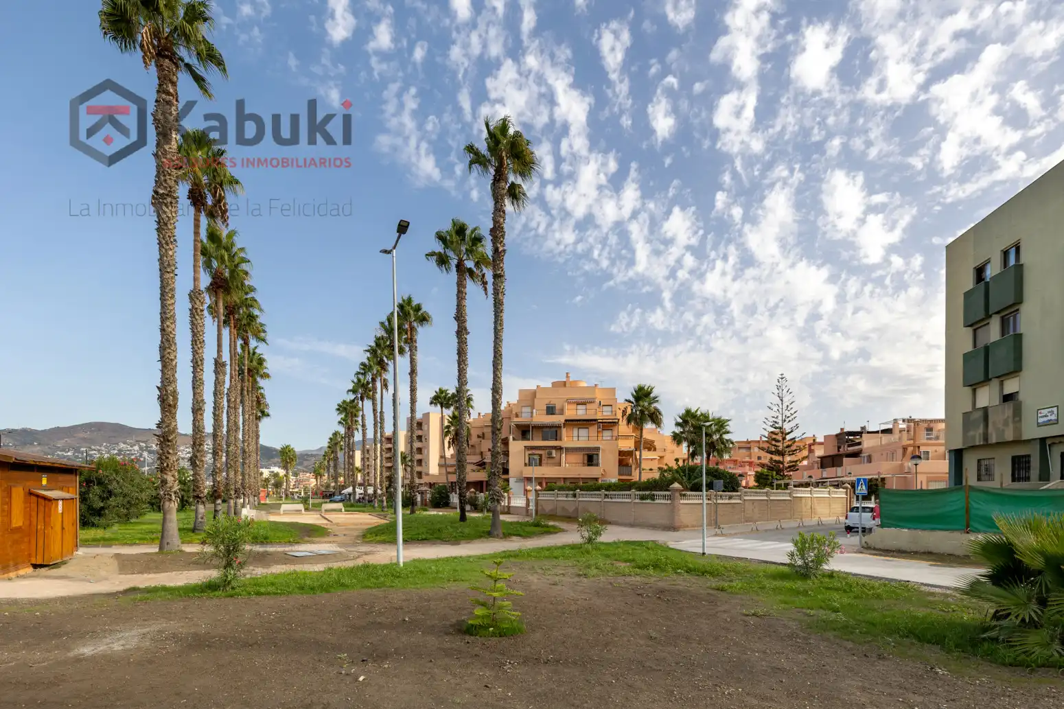 Außenansicht von Wohnung zur Miete in Salobreña mit Privatgarten, Terrasse und Schwimmbad