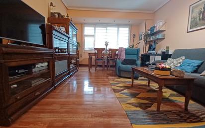 Sala d'estar de Pis en venda en Bilbao  amb Calefacció, Parquet i Traster